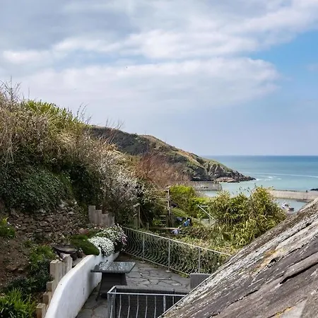 April Holiday home Port Isaac